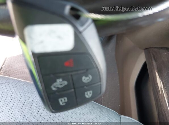 3GCUDGEL7NG524508 2022 CHEVROLET SILVERADO Синий Вид панели приборов