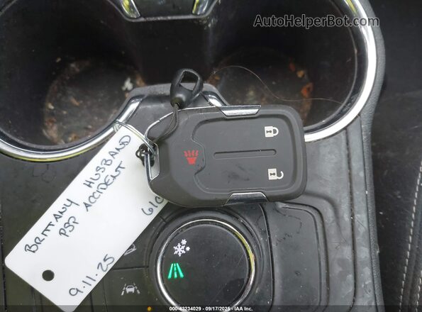 3GKALMEVXNL274702 2022 GMC TERRAIN Белый Вид панели приборов