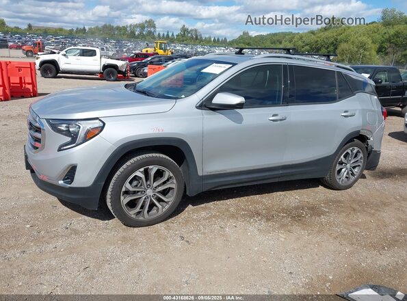 3GKALVEX5LL152995 2020 GMC TERRAIN Silver Vista tres cuartos delantera izquierda