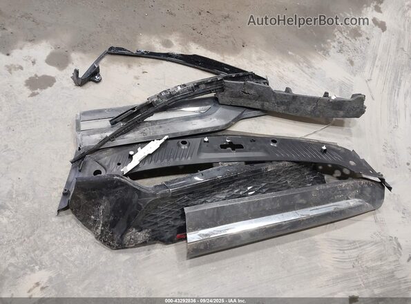 3GN7DPRR6RS240700 2024 CHEVROLET EQUINOX Gray წინა პანელის ხედი