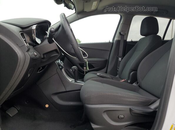 3GNCJKSB0LL316582 2020 CHEVROLET TRAX White Vista interior delantera