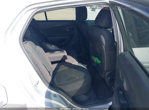 3GNCJKSB1LL231587 2020 CHEVROLET TRAX Silver VIN sticker view