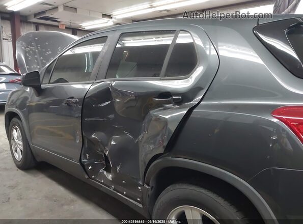 3GNCJKSB2LL204561 2020 CHEVROLET TRAX Gray Vista frontal