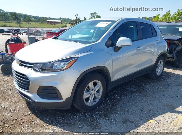 3GNCJKSB2LL223501 2020 CHEVROLET TRAX Silver Vista tres cuartos delantera izquierda