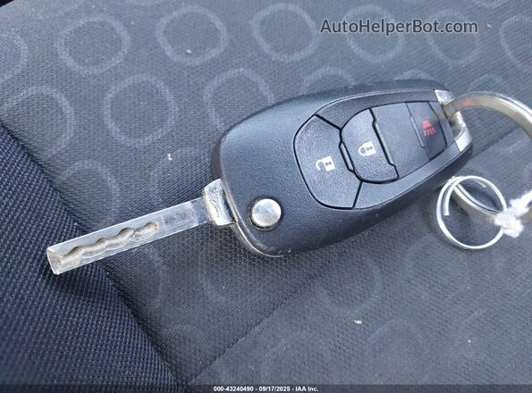 3GNCJKSB5LL184693 2020 CHEVROLET TRAX Silver Widok deski rozdzielczej