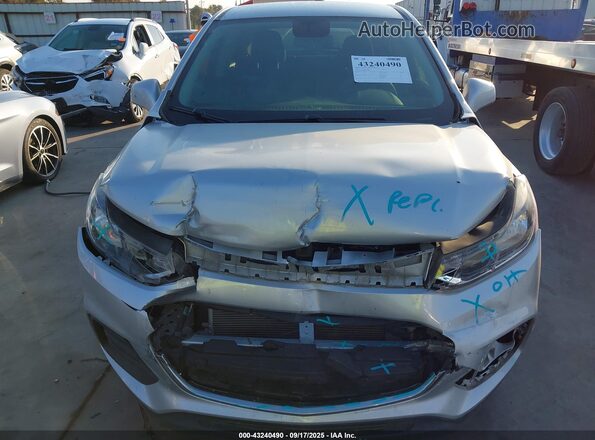 3GNCJKSB5LL184693 2020 CHEVROLET TRAX Silver Widok zestawu wskaźników