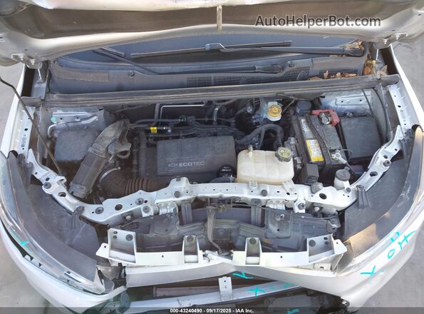3GNCJKSB5LL184693 2020 CHEVROLET TRAX Silver Widok z tyłu