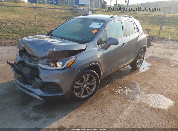 3GNCJLSB0LL256969 2020 CHEVROLET TRAX Gray Vista tres cuartos delantera izquierda