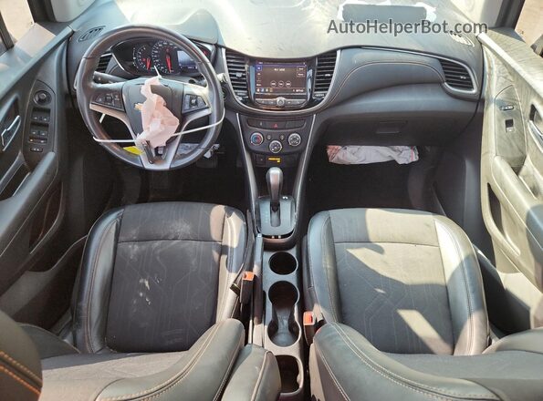 3GNCJLSB9LL190678 2020 CHEVROLET TRAX Silver Widok deski rozdzielczej
