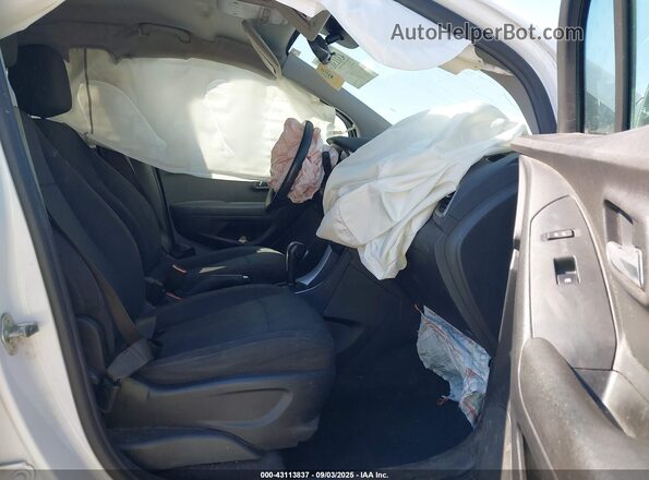 3GNCJLSBXLL143398 2020 CHEVROLET TRAX White Widok wnętrza z przodu