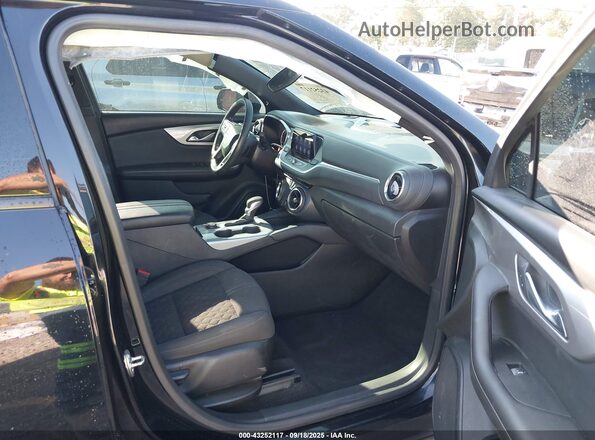 3GNKBCR49MS587315 2021 CHEVROLET BLAZER Black Front interior view