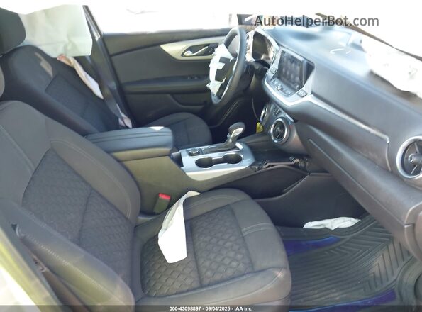 3GNKBCRS0MS576332 2021 CHEVROLET BLAZER Silver Widok wnętrza z przodu
