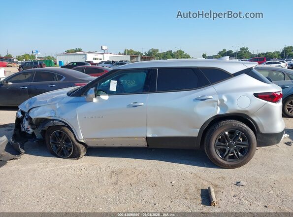 3GNKBCRS0MS576332 2021 CHEVROLET BLAZER Silver Widok wnętrza 360 stopni