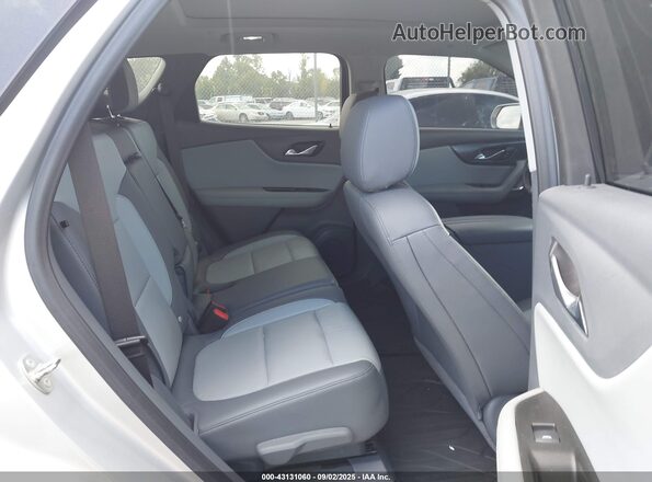 3GNKBDRS2LS627804 2020 CHEVROLET BLAZER Silver Вид наклейки з VIN-кодом