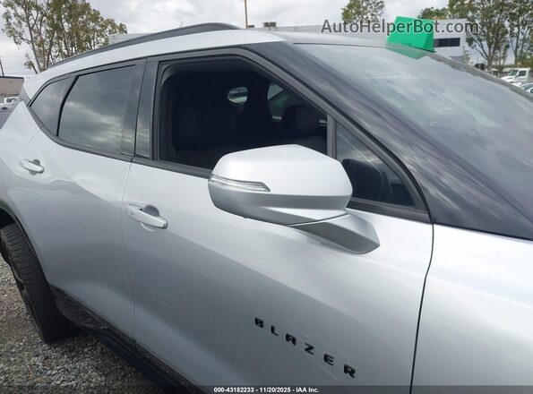 3GNKBERS7MS560821 2021 CHEVROLET BLAZER Silver Vista interior trasera