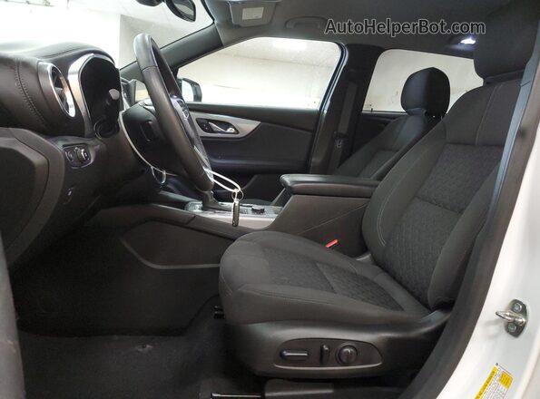 3GNKBHRS3MS509771 2021 CHEVROLET BLAZER White Widok wnętrza z przodu