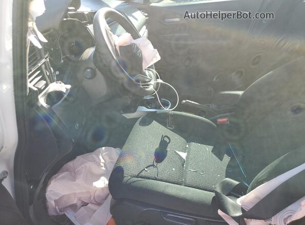 3HGGK5H48JM736536 2018 HONDA FIT White 