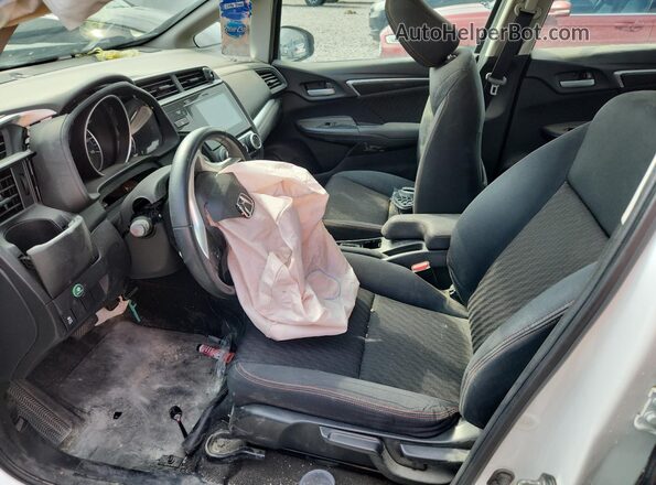 3HGGK5H60JM715083 2018 HONDA FIT White 