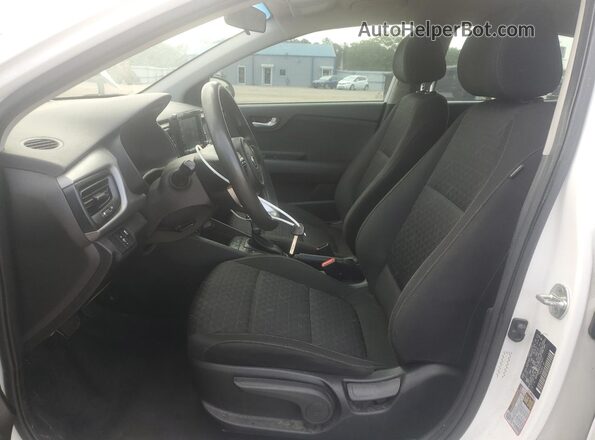 3KPA24AD0LE314251 2020 KIA RIO Белый Вид салона спереди