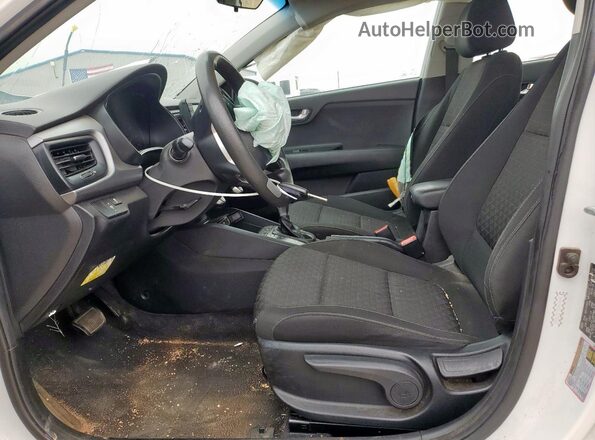 3KPA24AD1LE274262 2020 KIA RIO Белый Вид салона спереди