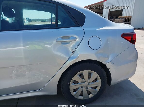 3KPA24AD1LE313254 2020 KIA RIO Silver Front view