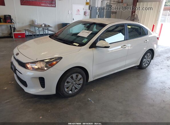 3KPA24AD1LE320883 2020 KIA RIO Белый Передняя левая четверть