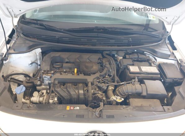 3KPA24AD1LE320883 2020 KIA RIO Белый Вид сзади