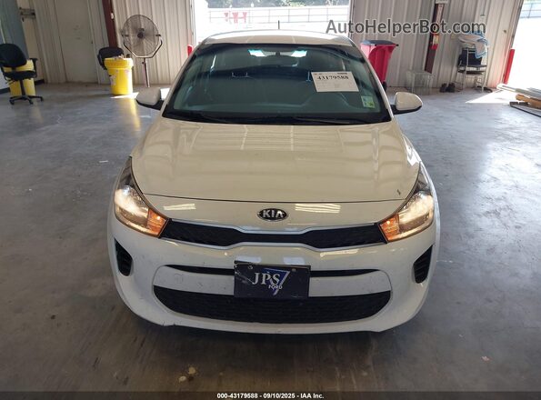 3KPA24AD1LE320883 2020 KIA RIO Белый Вид задней части салона