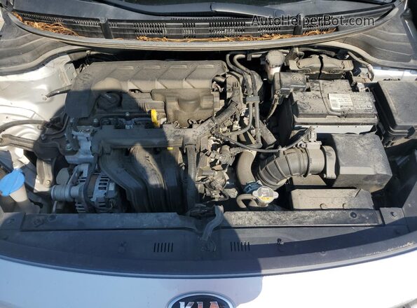 3KPA24AD2ME404874 2021 KIA RIO Silver Սալոնի հետևի տեսք