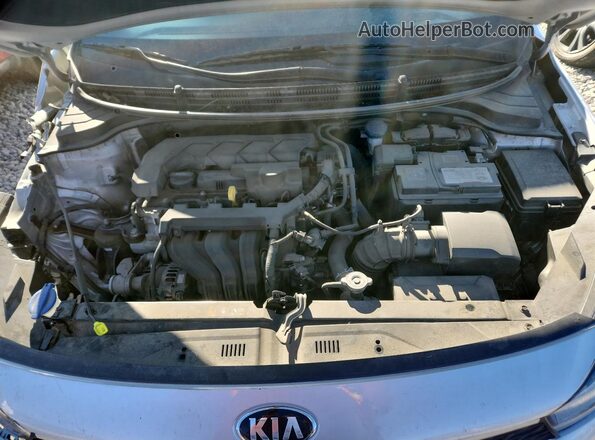 3KPA24AD3LE337510 2020 KIA RIO Silver Вид задньої частини салону