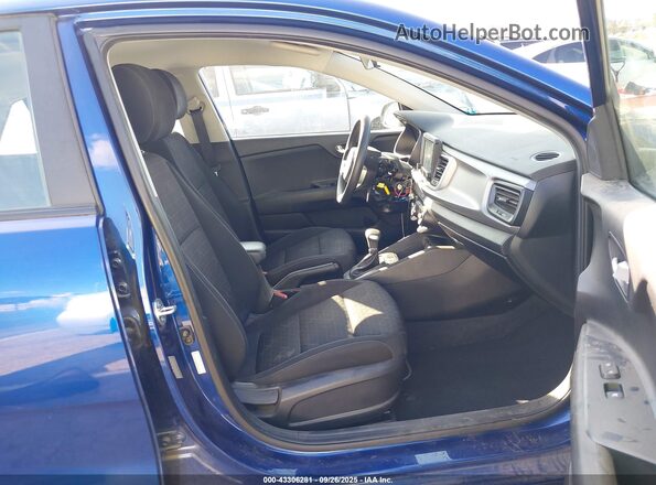 3KPA24AD3LE359944 2020 KIA RIO Синий Вид салона спереди