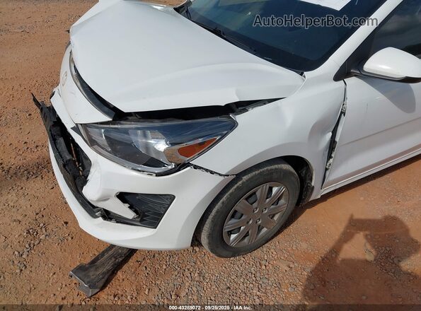 3KPA24AD3ME387874 2021 KIA RIO Белый Вид спереди