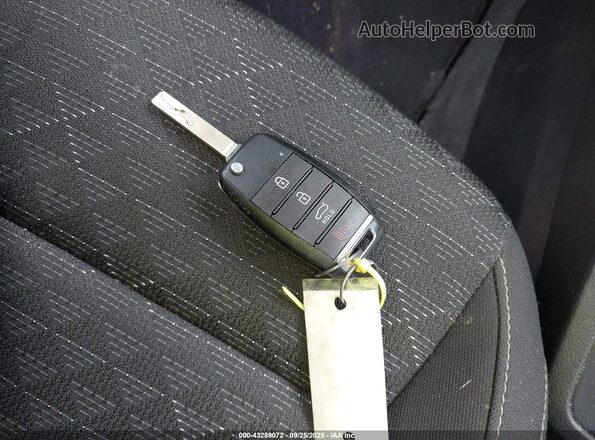 3KPA24AD3ME387874 2021 KIA RIO Белый Вид панели приборов