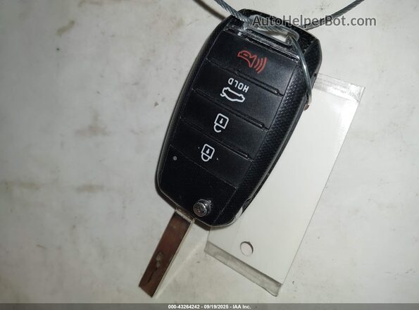3KPA24AD4LE274725 2020 KIA RIO White Dashboard view