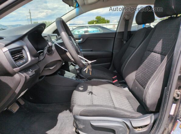 3KPA24AD4LE343882 2020 KIA RIO Black Front interior view