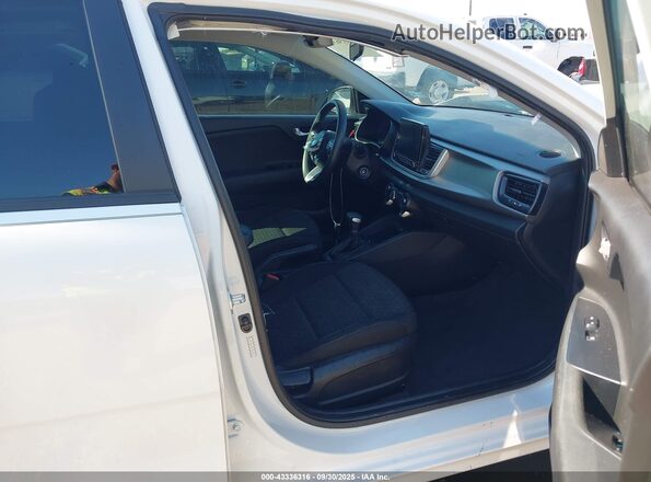 3KPA24AD5ME423063 2021 KIA RIO White წინა სალონის ხედი