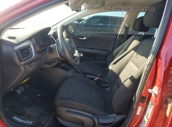 3KPA24AD7ME381723 2021 KIA RIO Red Вид салону спереду