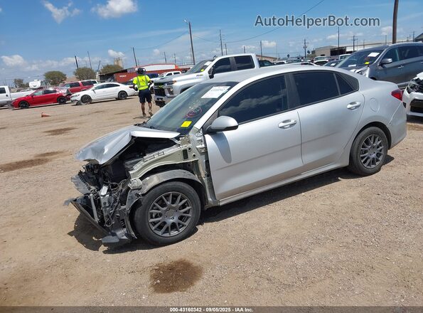 3KPA24AD8LE358773 2020 KIA RIO Серебряный Передняя левая четверть