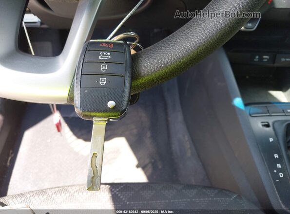 3KPA24AD8LE358773 2020 KIA RIO Серебряный Вид панели приборов