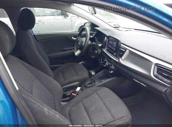 3KPA24AD8NE445012 2022 KIA RIO Синий Вид салона спереди