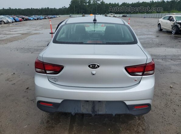 3KPA24AD9LE286451 2020 KIA RIO Silver Vista trasera