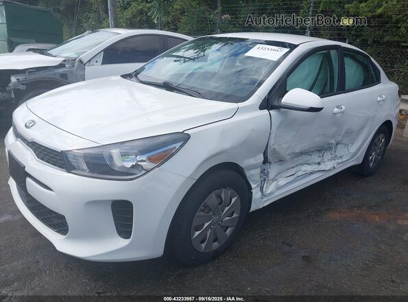 3KPA24AD9LE320095 2020 KIA RIO Белый Вид спереди