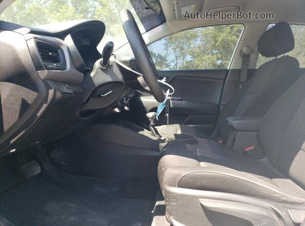 3KPA25AB7JE119930 2018 KIA RIO White 