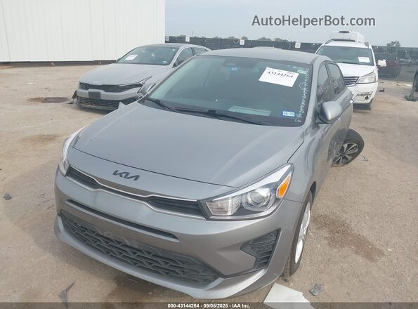 3KPA25AD7PE588901 2023 KIA RIO 5-DOOR Gray Przód lewy