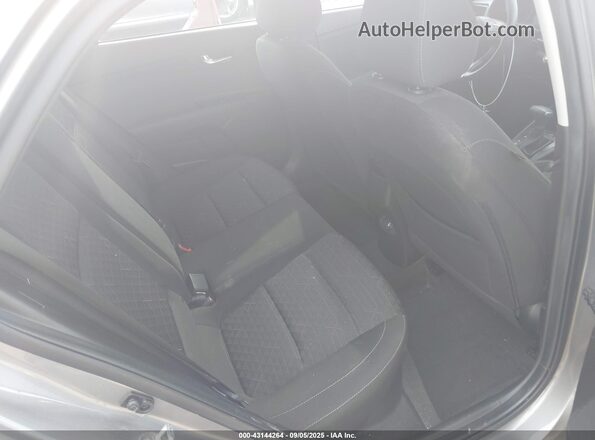 3KPA25AD7PE588901 2023 KIA RIO 5-DOOR Gray Widok naklejki z numerem VIN