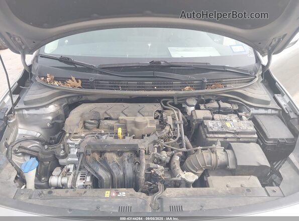3KPA25AD7PE588901 2023 KIA RIO 5-DOOR Gray Widok z tyłu