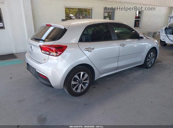 3KPA25AD9ME391594 2021 KIA RIO 5-DOOR Silver Tył prawy