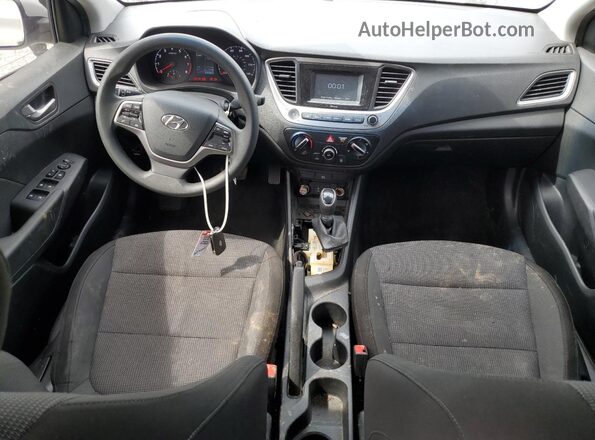 3KPC24A32JE009010 2018 HYUNDAI ACCENT Silver 