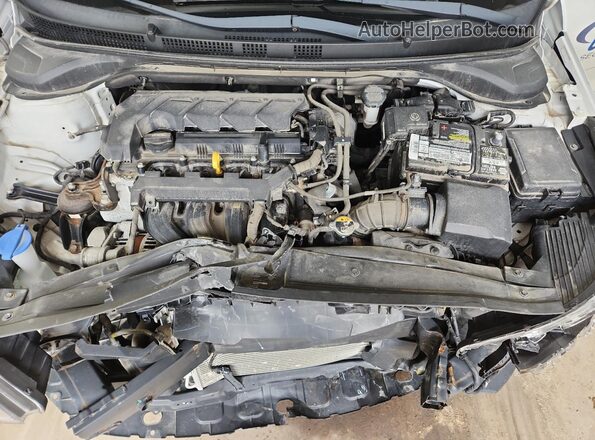 3KPC24A60LE092787 2020 HYUNDAI ACCENT White Widok wnętrza z tyłu