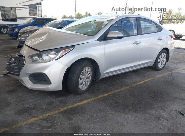 3KPC24A61LE108074 2020 HYUNDAI ACCENT Silver Vista tres cuartos delantera izquierda
